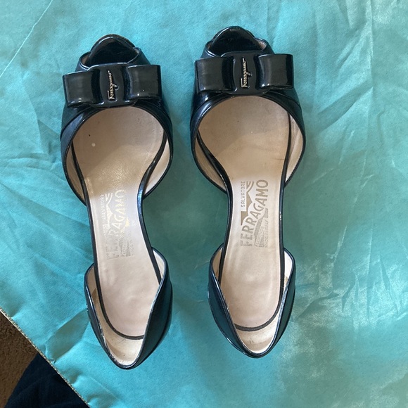 Feragamo hill. 3cm hill. Condition is super good! - Picture 3 of 6